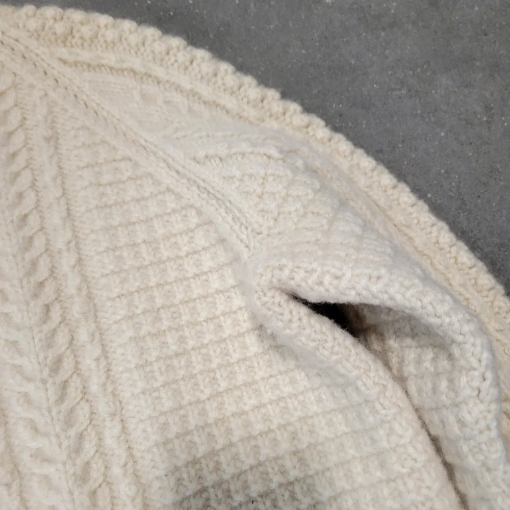 Vintage wool cableknit mens small women's medium sweater - Picture 10 of 12